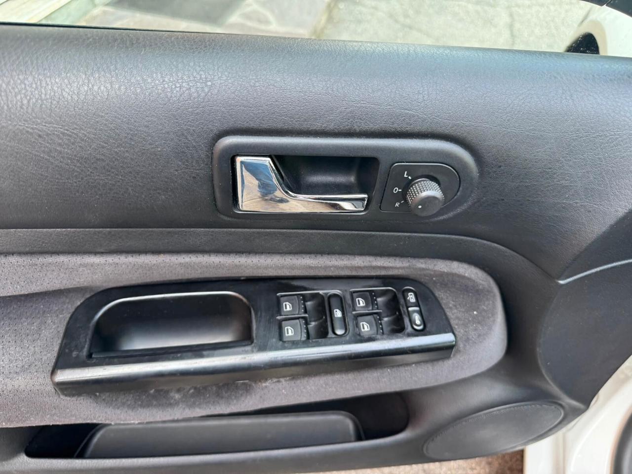 Volkswagen Golf 1.6 Highline 100cv