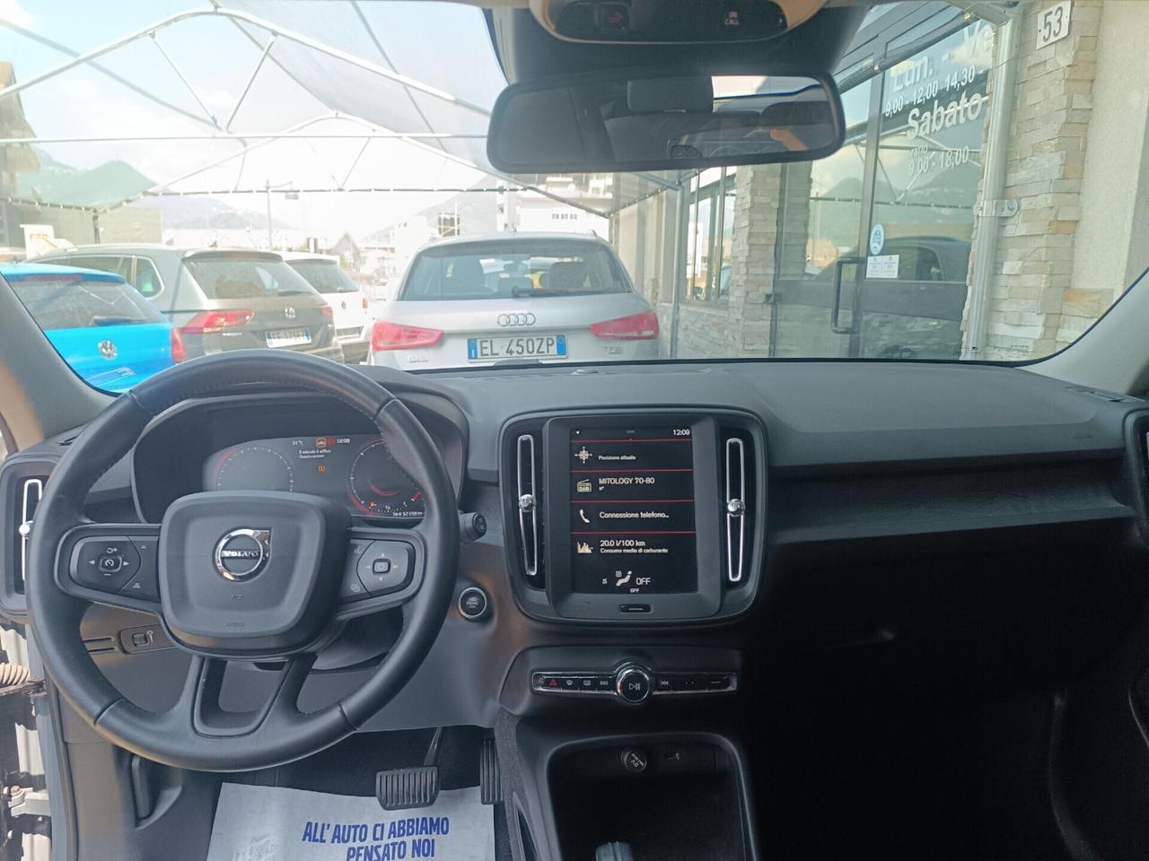 Volvo XC40 D3 Momentum Pro AUTOM. RETROCAMERA NAVI