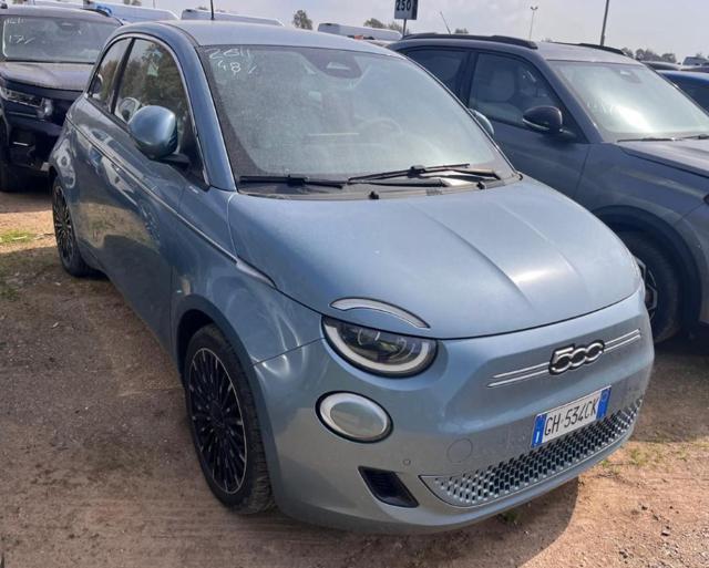 FIAT 500e 3+1 42 kWh La Prima 320 Km autonomia
