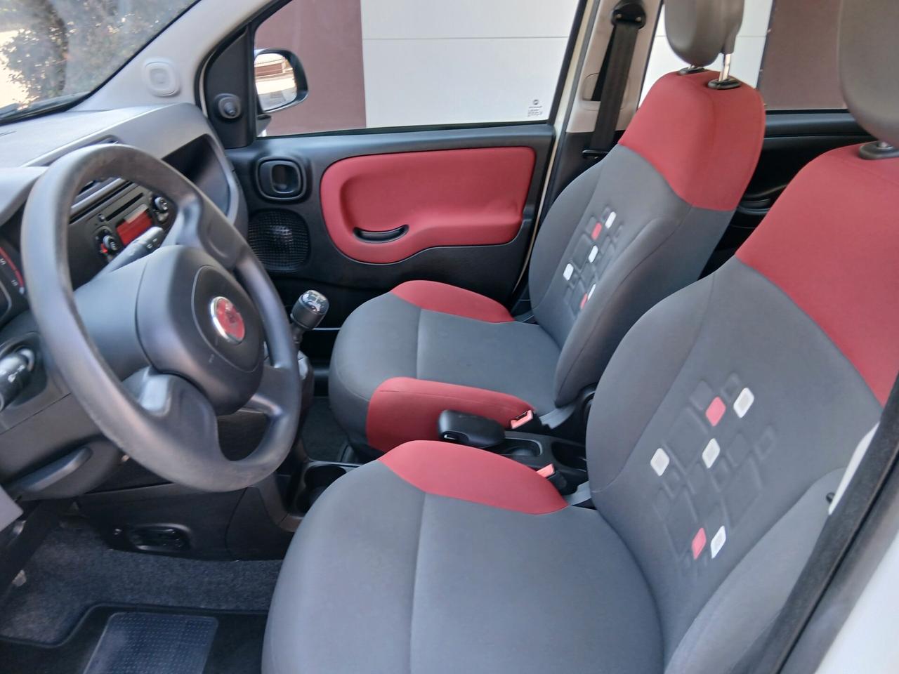 Fiat Panda 1.3 MJT 95 CV S&S Easy + gancio a € 169 mese