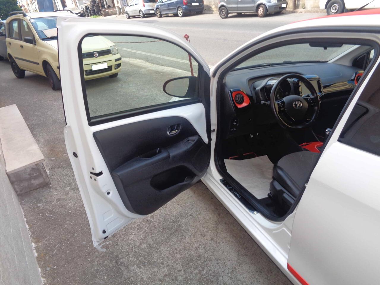 Toyota Aygo Connect 1.0 VVT-i 72 CV x-wave (Finanziabile)