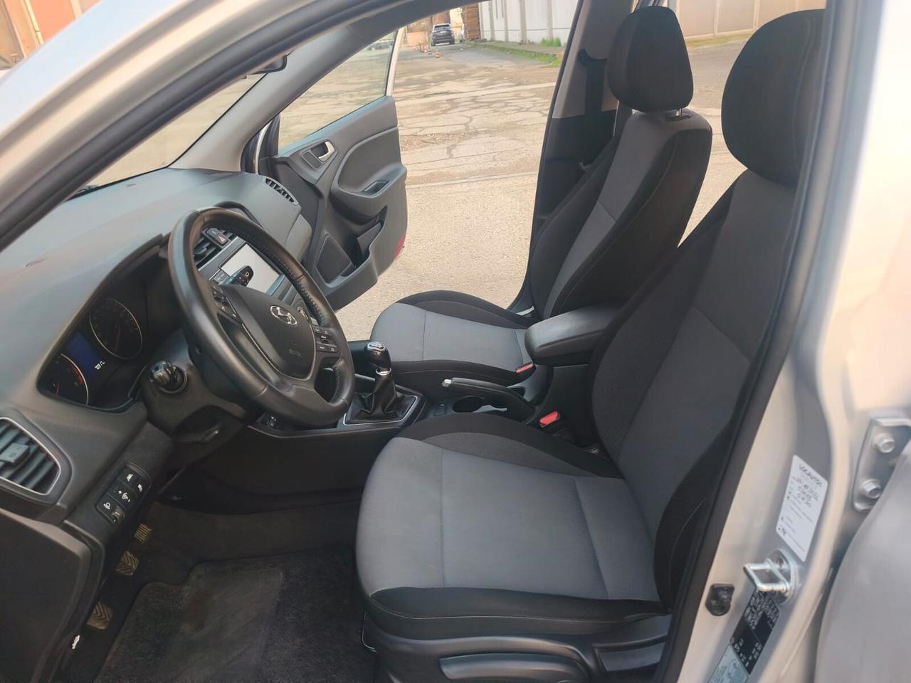 Hyundai i20 2020---1.2 Benzina Neopatentati