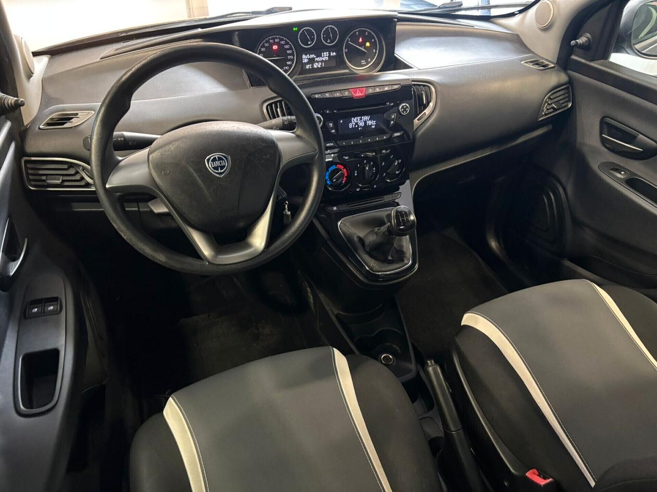 Lancia Ypsilon 1.3 MJT 16V 95 CV 5 porte S&S Silver