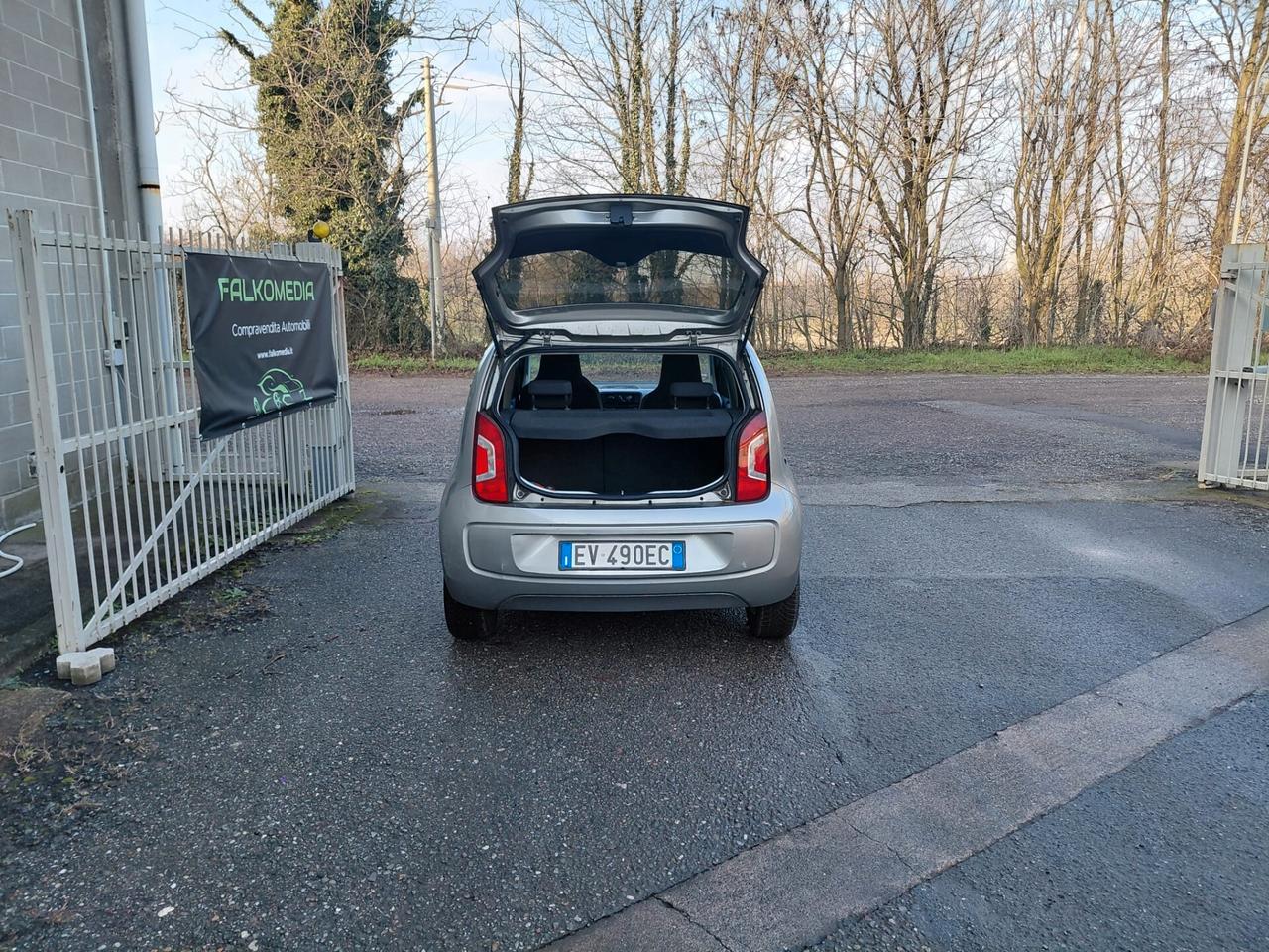 Volkswagen up! 1.0 High 75cv (Neopatentati) garanzia MEC 12 mesi