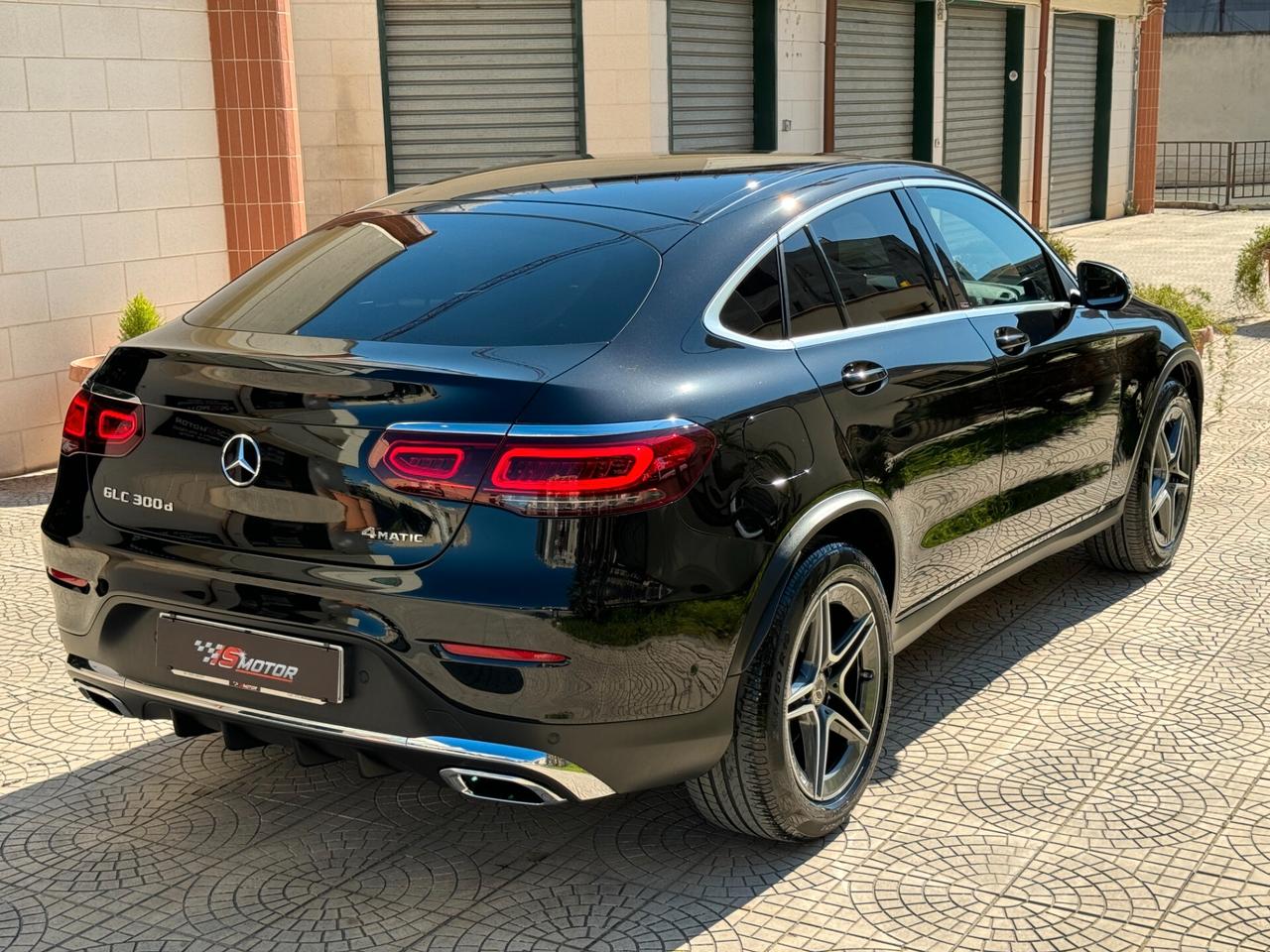 MERCEDES-BENZ GLC 300d COUPE' PREMIUM 245 CV 4matic AIRMATIC