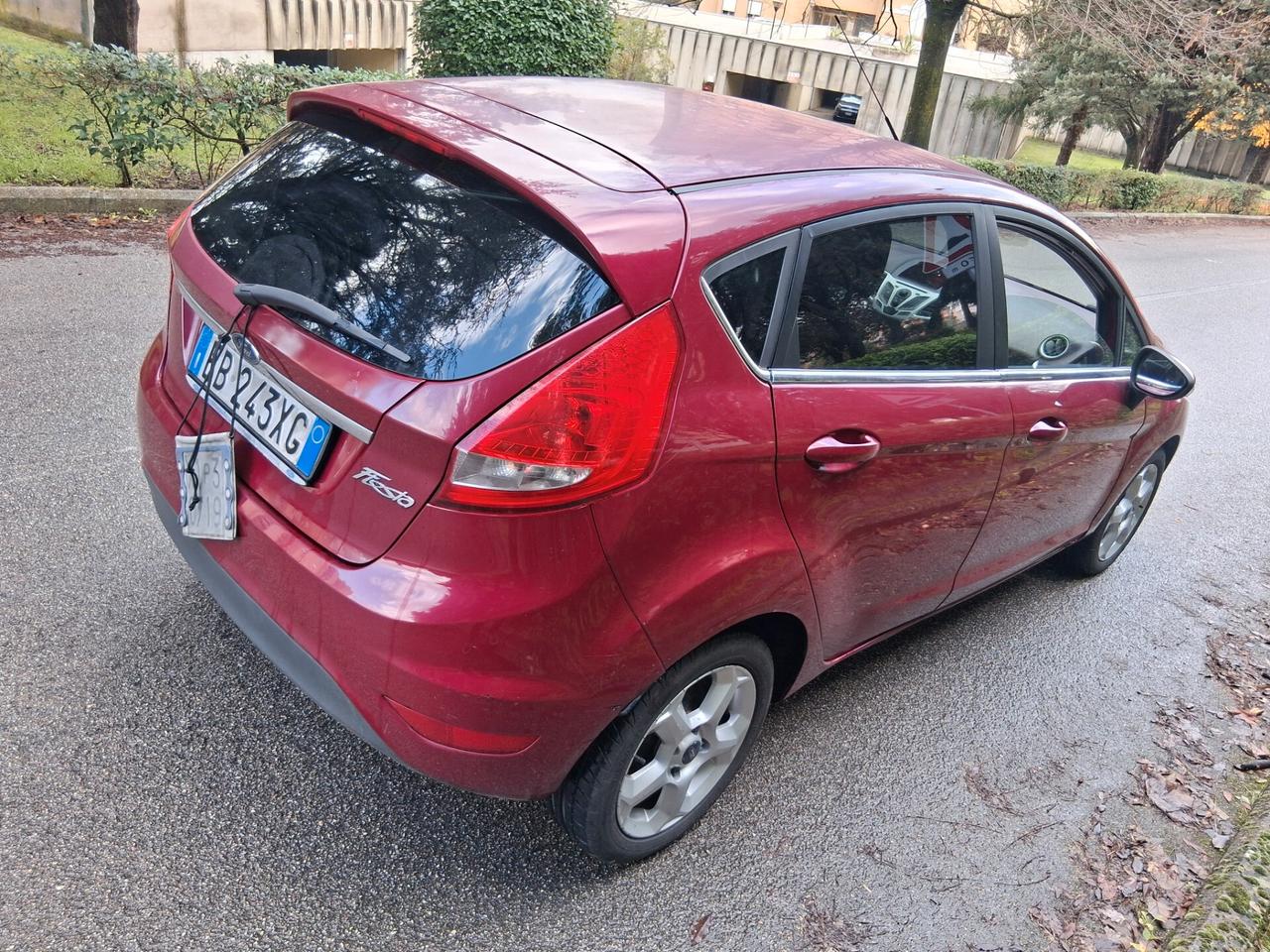 Ford Fiesta 1.4 3 porte Bz.- GPL Titanium