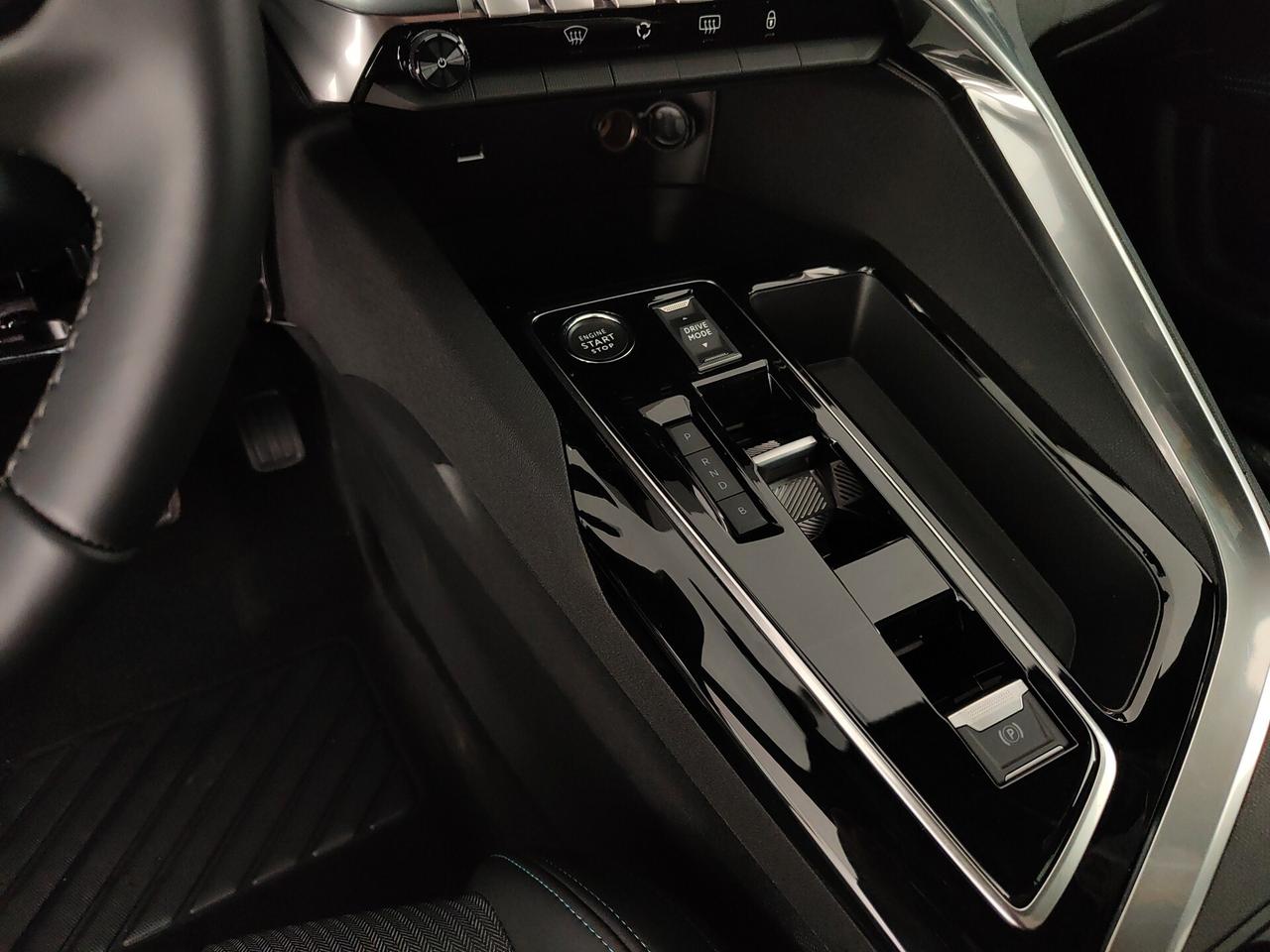 Peugeot 3008 1,6 Hybrid Phev 225cv Allure eat8