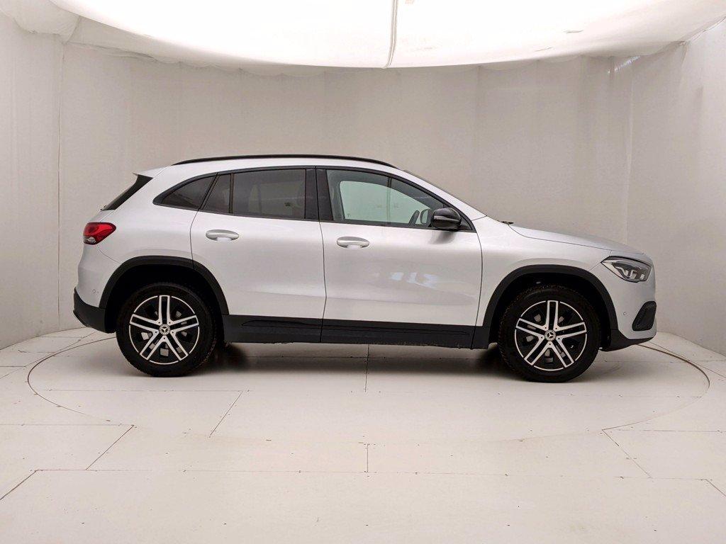 MERCEDES GLA 200 d Automatic Premium del 2020