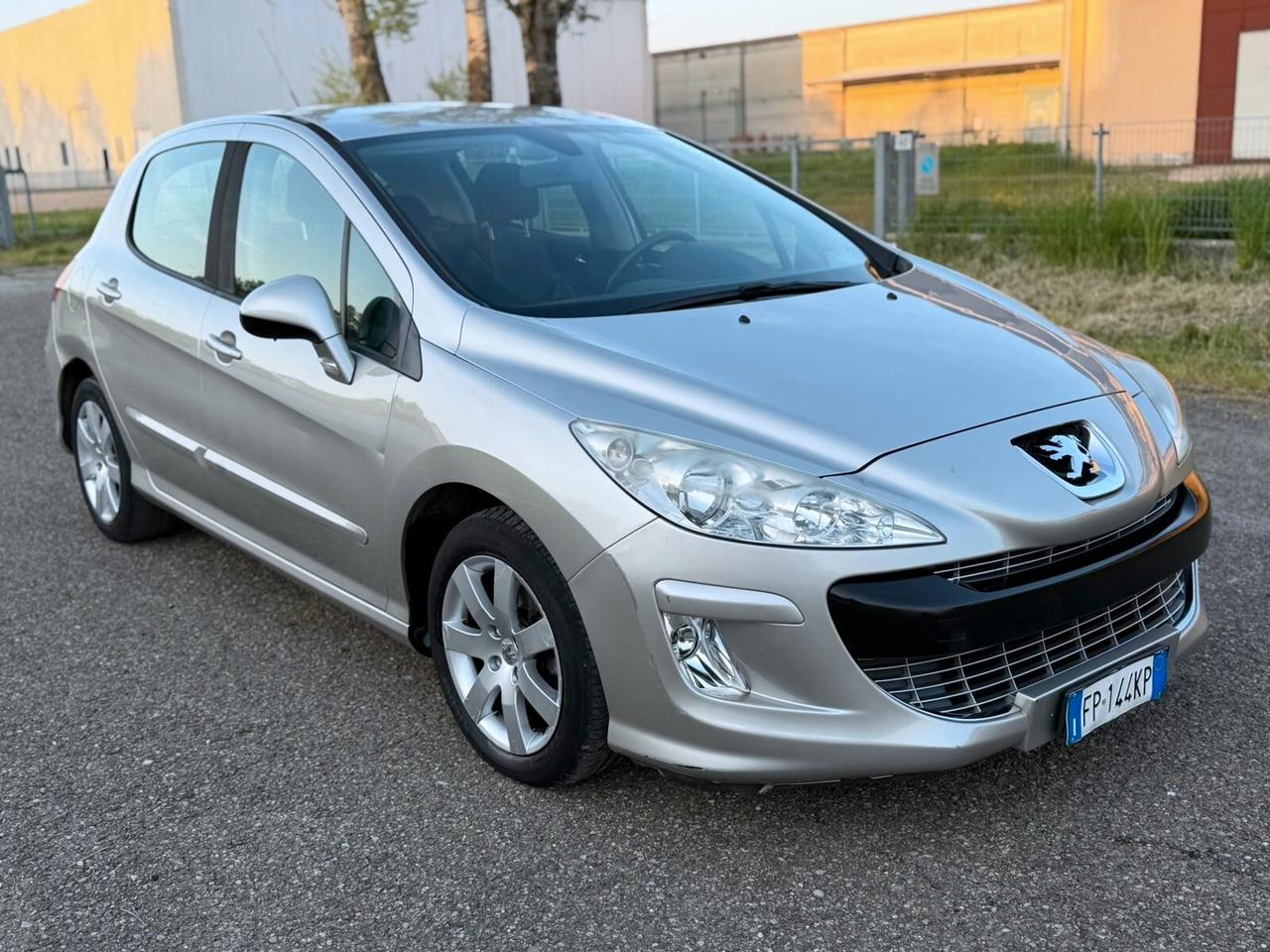 Peugeot 308 1.6 HDi 90CV 5p. Tecno