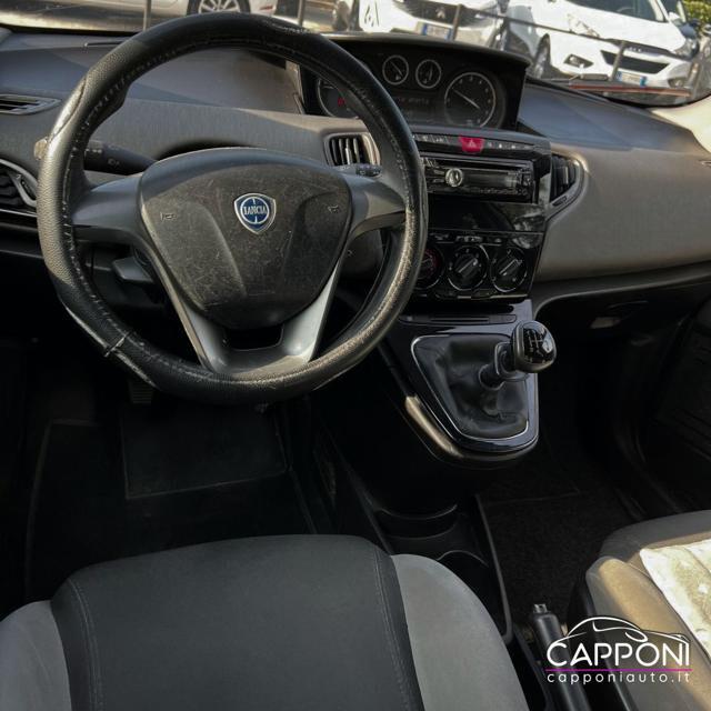 Lancia Ypsilon Ecochic 85 CV 5 porte Metano OK NEOPATENTATI
