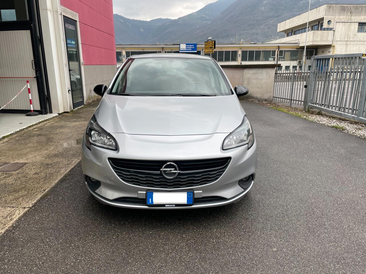 Opel Corsa 1.2 5 porte Black Edition