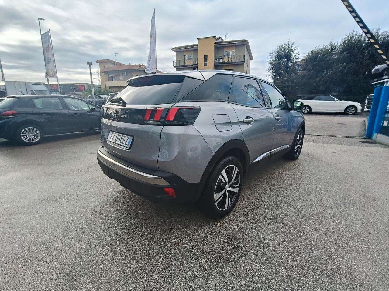 Peugeot 3008 BlueHDi 130 S&S EAT8 Allure