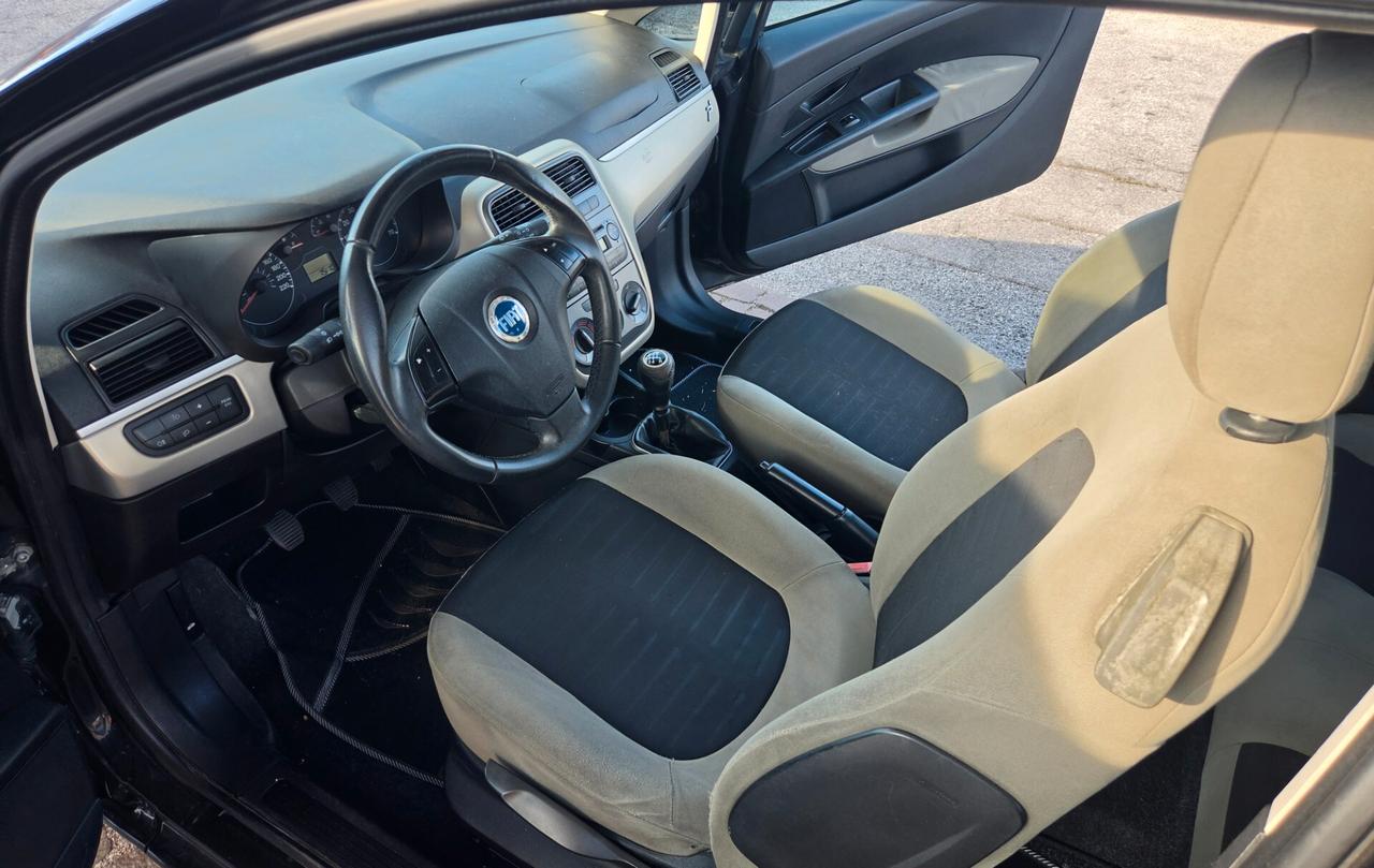 Fiat Grande Punto 1.3 MJT 75 CV 3 porte con 302.000km Neopatentati