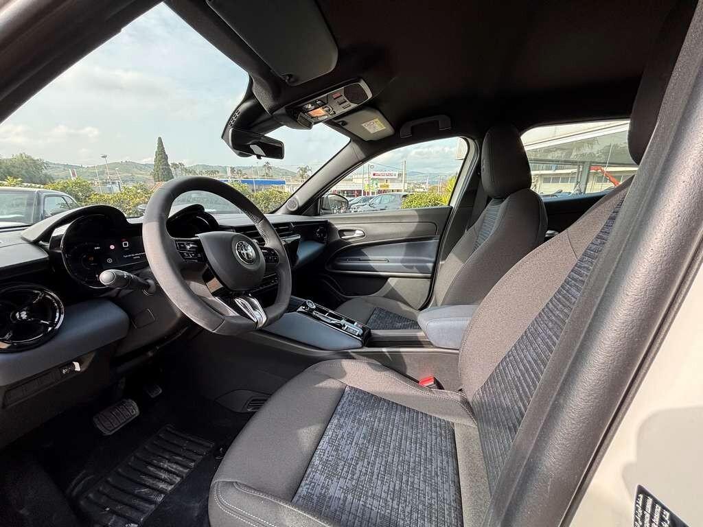 Alfa Romeo Junior 1.2 136 CV Hybrid 2026 KM 0 IVA ESPOSTA Tua a solo 249 Euro al mese