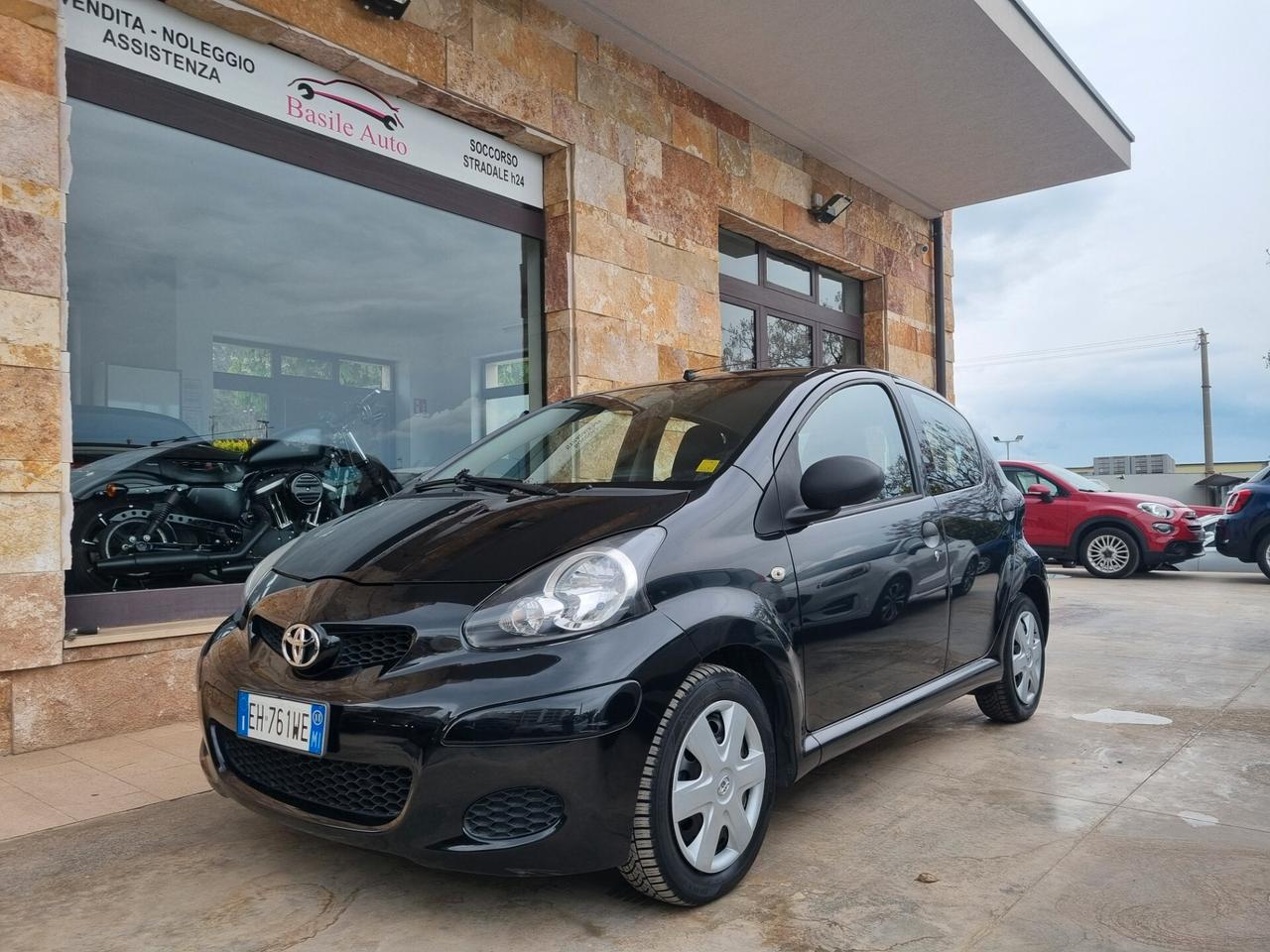 Toyota Aygo 1.0 12V VVT-i 5 porte Now Connect