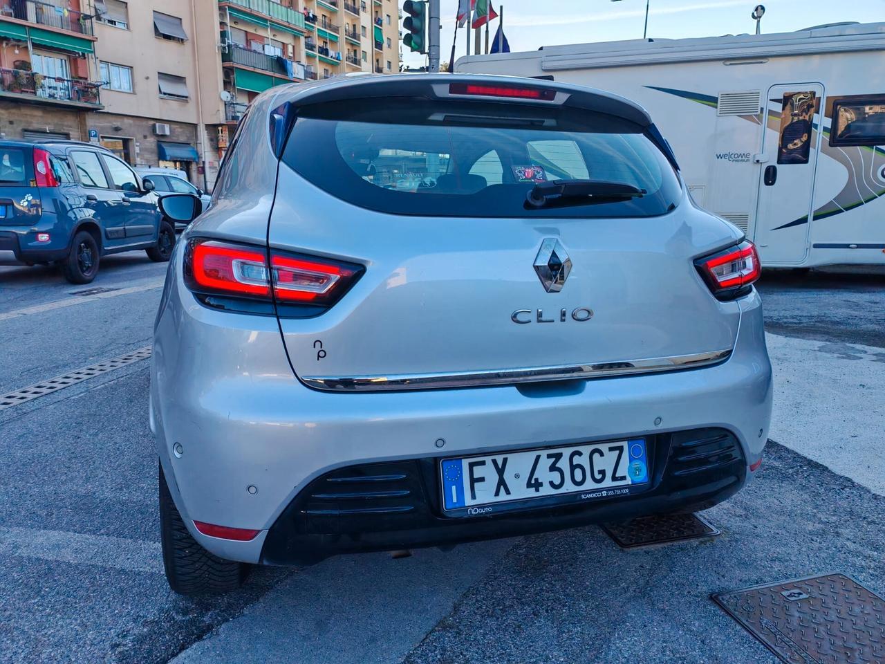 Renault Clio ok neopatentati modello moschino