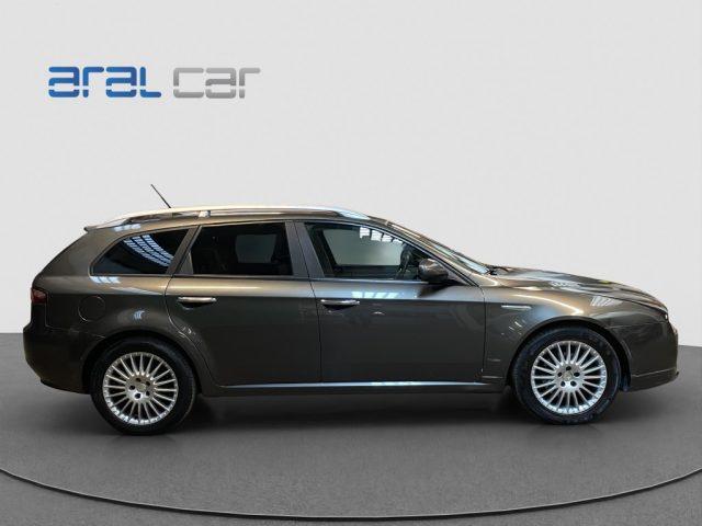 ALFA ROMEO 159 1.9 JTS 16V Sportwagon Distinctive