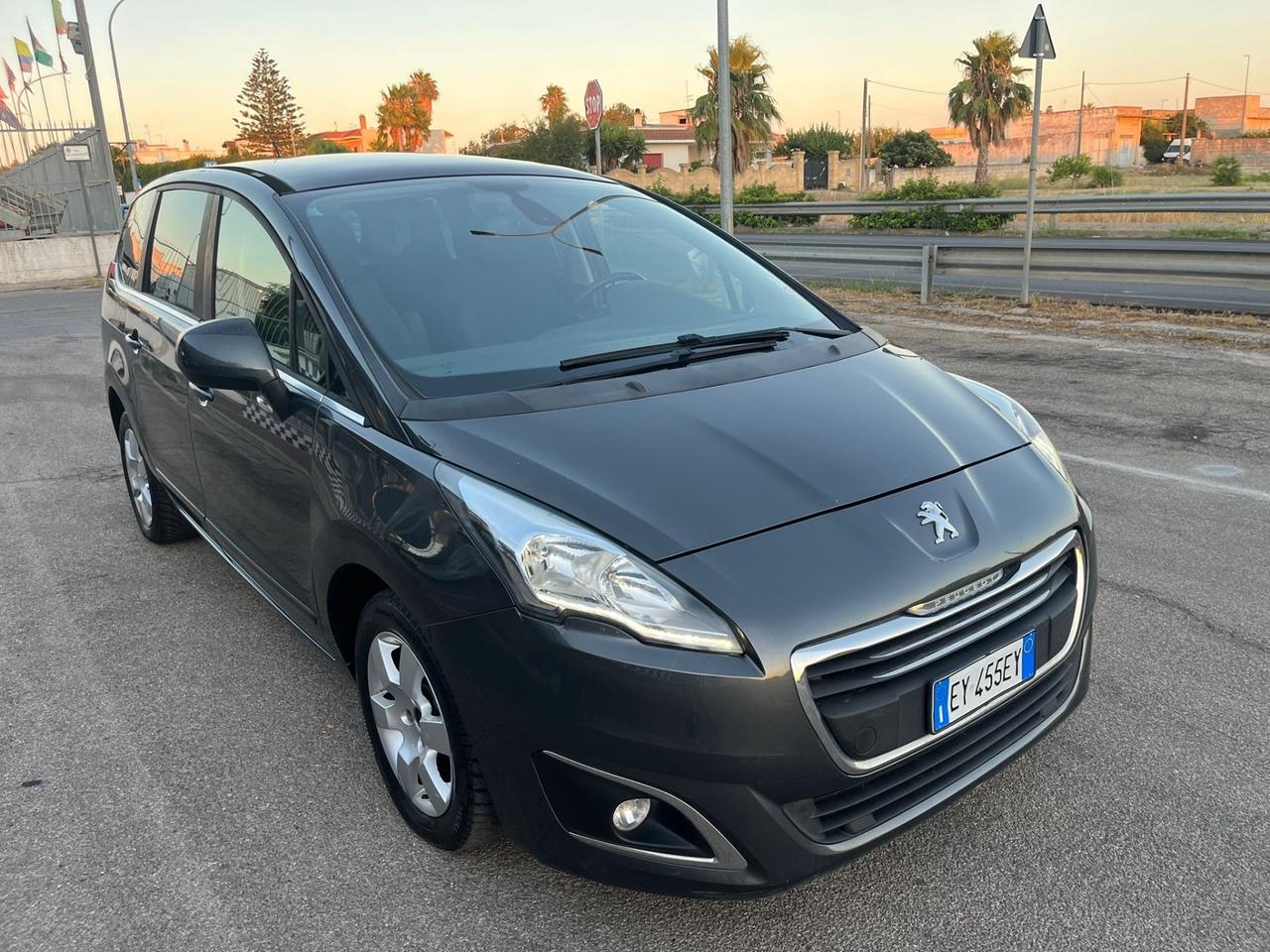 Peugeot 5008 1.6 HDi 115CV Allure Unipro 2015