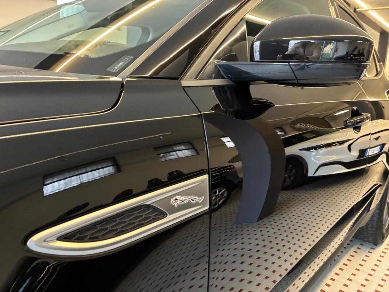 Jaguar E-Pace 2.0d i4 fwd 163cv Aziendale