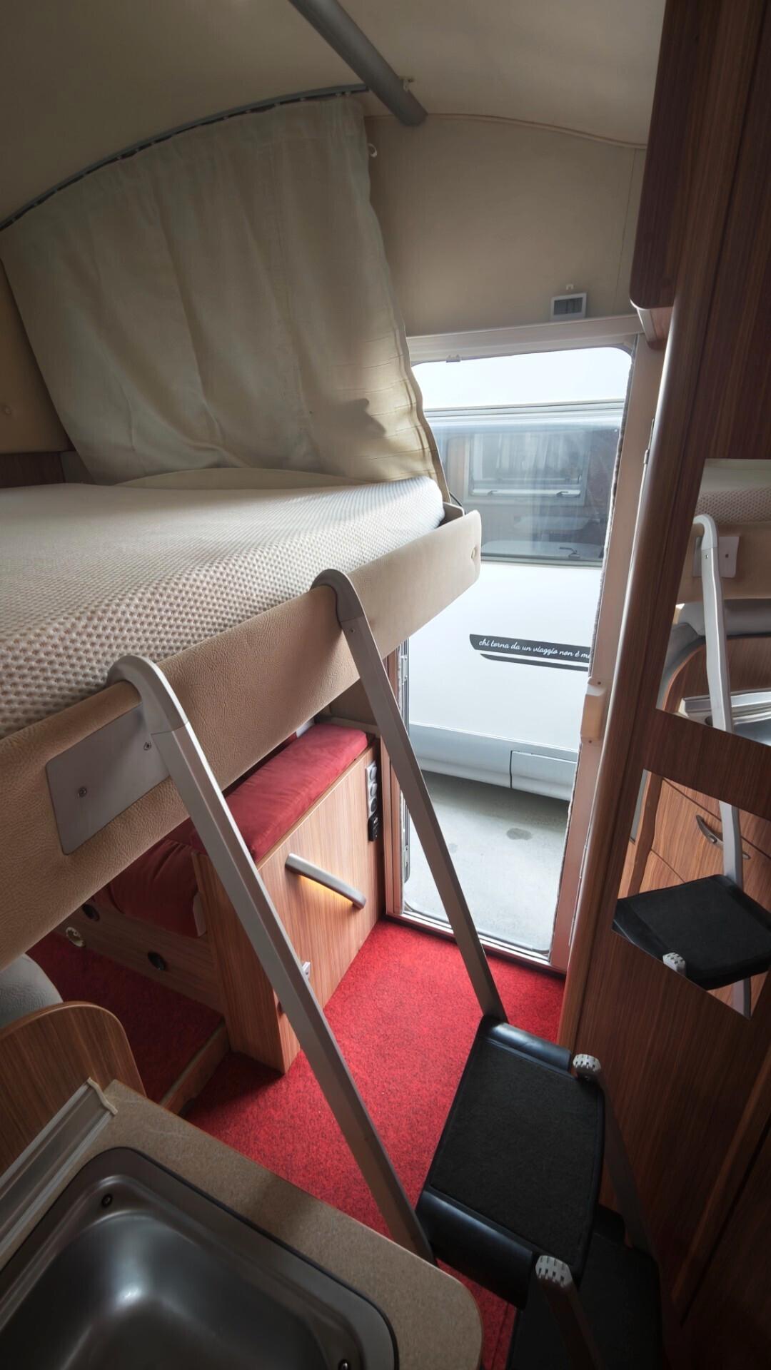 Burstner su Ducato 130cv con Gemelli e basculante
