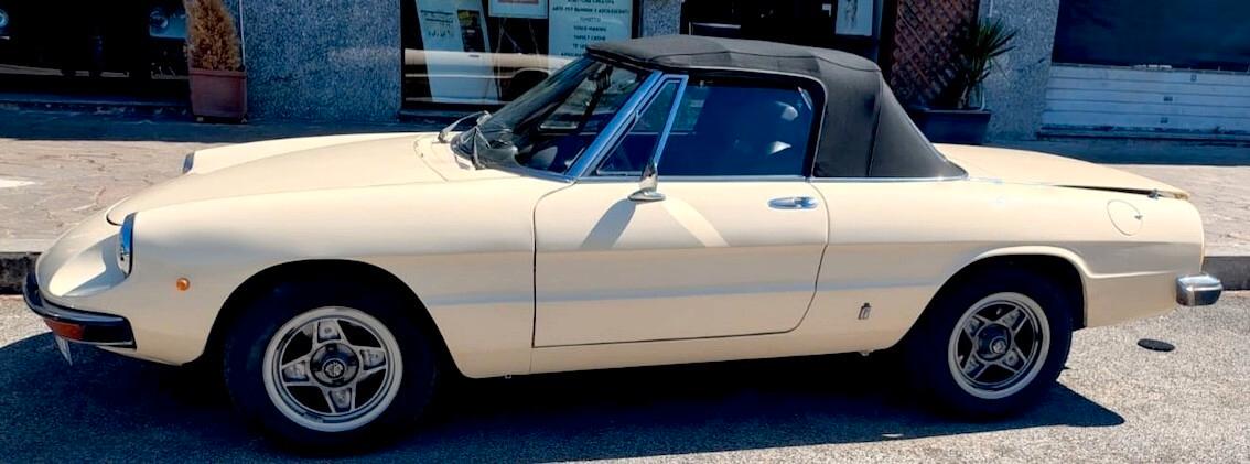Alfa Romeo Spider 2000