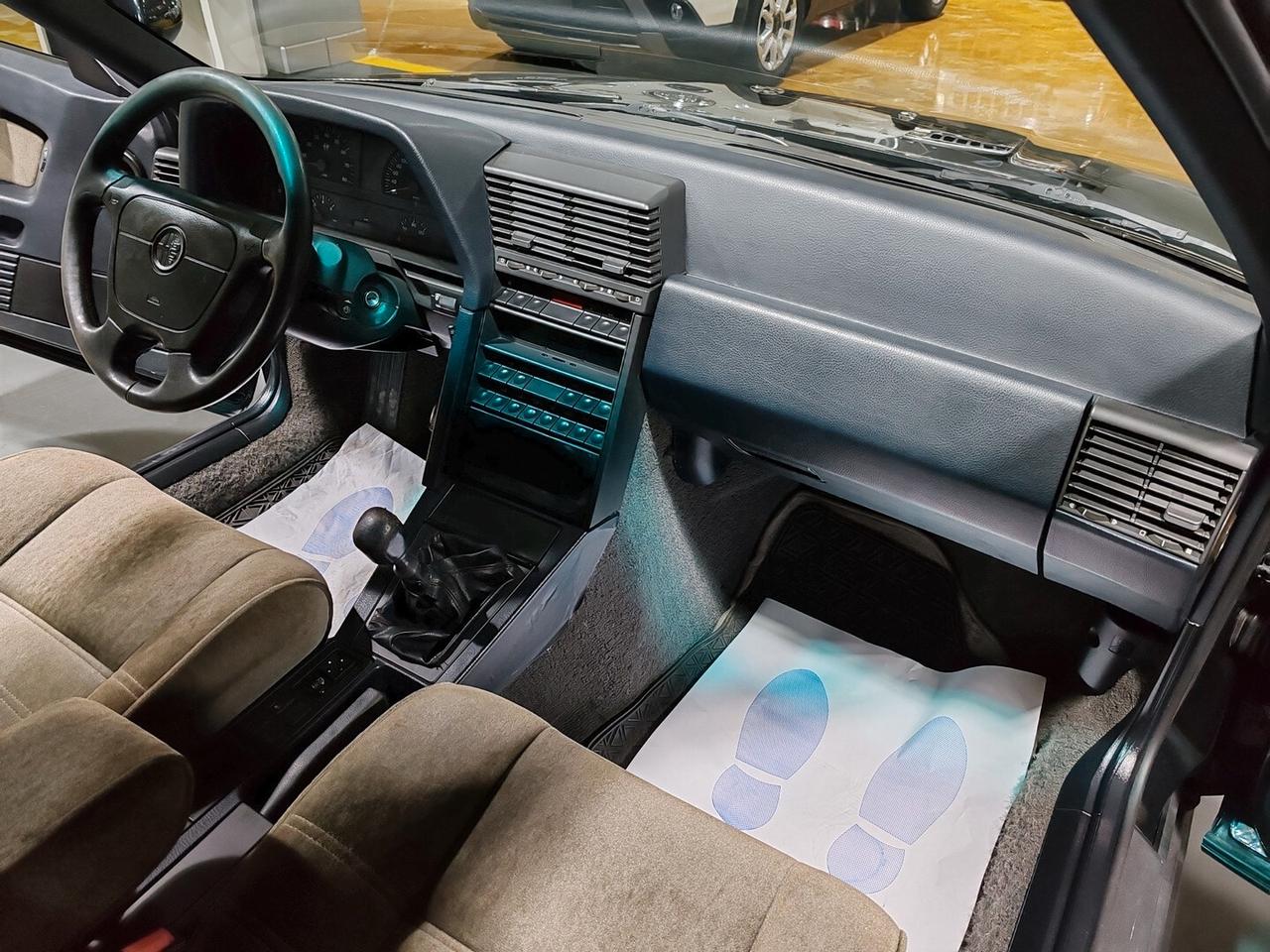 Alfa Romeo 164 2.0i V6 turbo cat Super