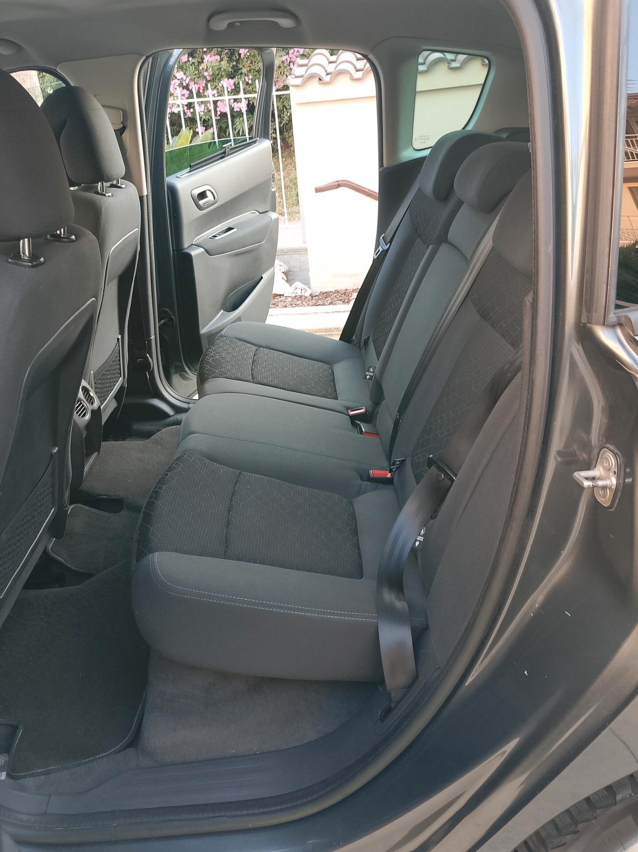 Peugeot 3008 1.6 HDi 115CV Allure
