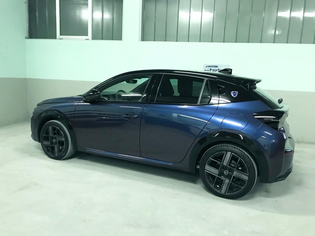 Lancia Ypsilon Hybrid e-DCT LX