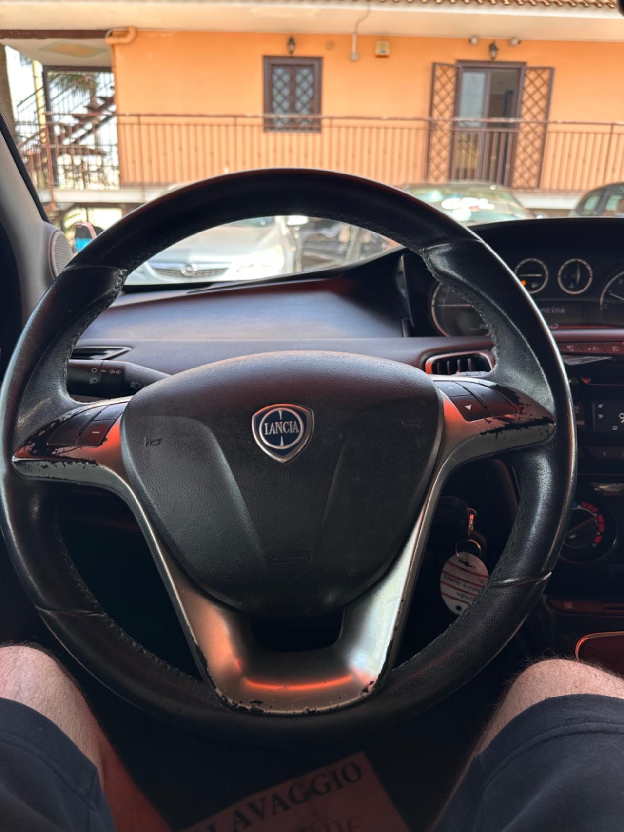 Lancia Ypsilon 1.2 69 CV 5 porte GPL Ecochic Silver