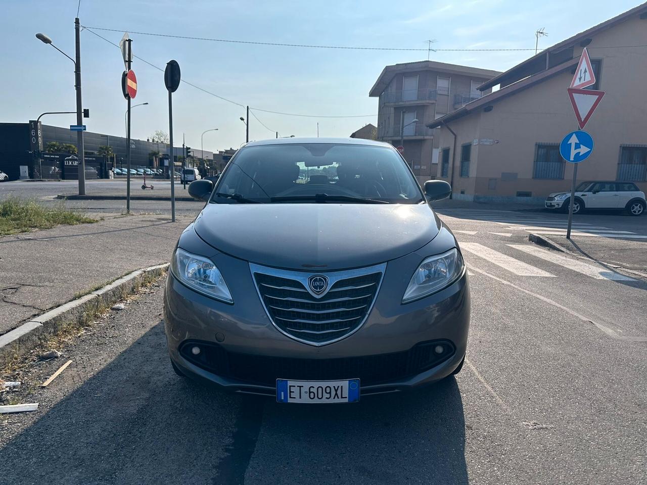 Lancia Ypsilon 1.2 69 CV 5 porte S&S Silver GPL