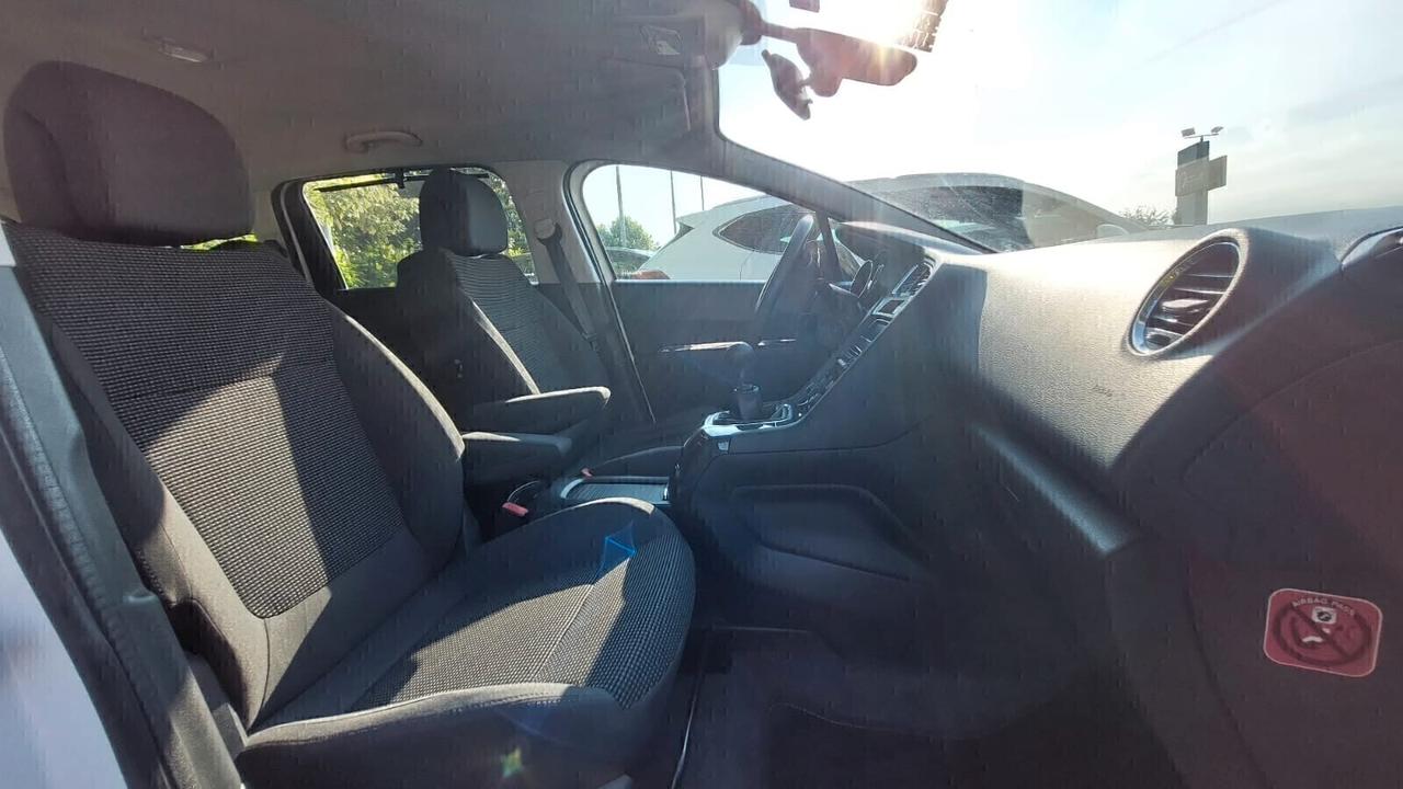 Peugeot 5008 1.6 Diesel 7 Posti Neopatentati