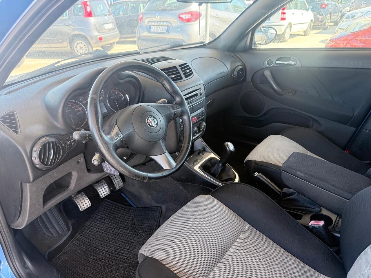 Alfa Romeo 147 1.6 16V TS (105) 5 porte Black Line