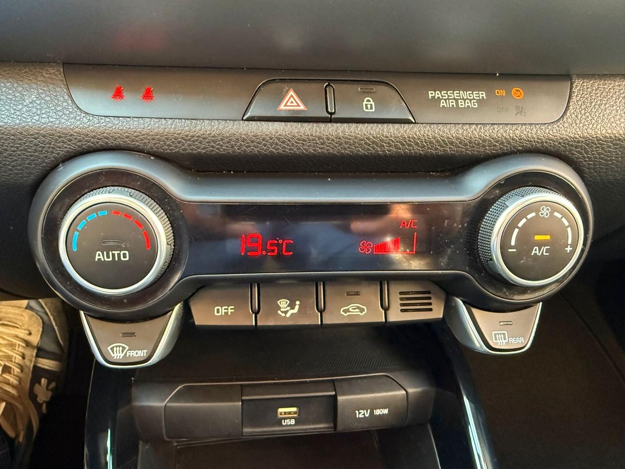 Kia Stonic 1.0 T-GDi 100 CV MHEV iMT Style