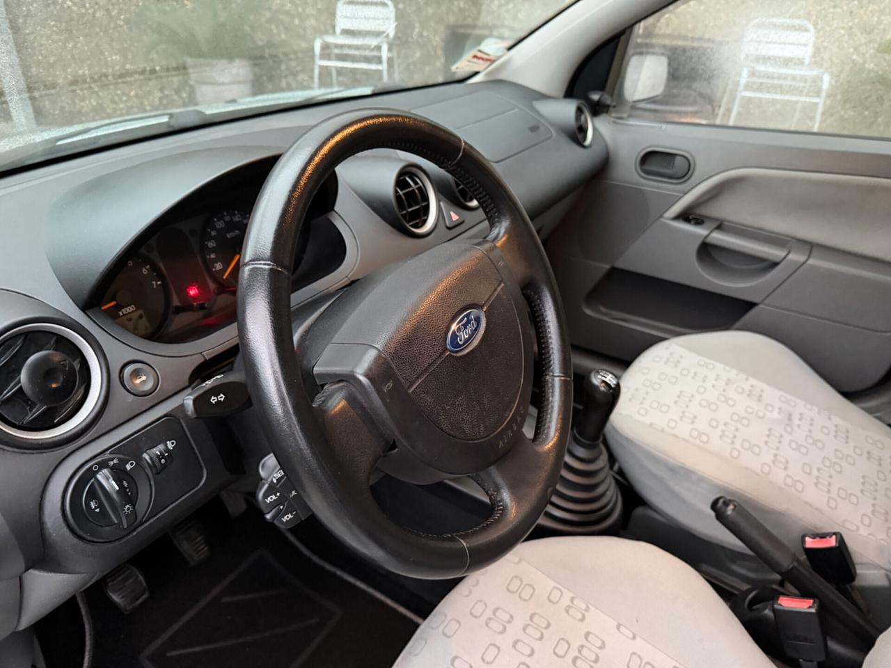 Ford Fiesta 1.2 benzina euro4 neopatentati