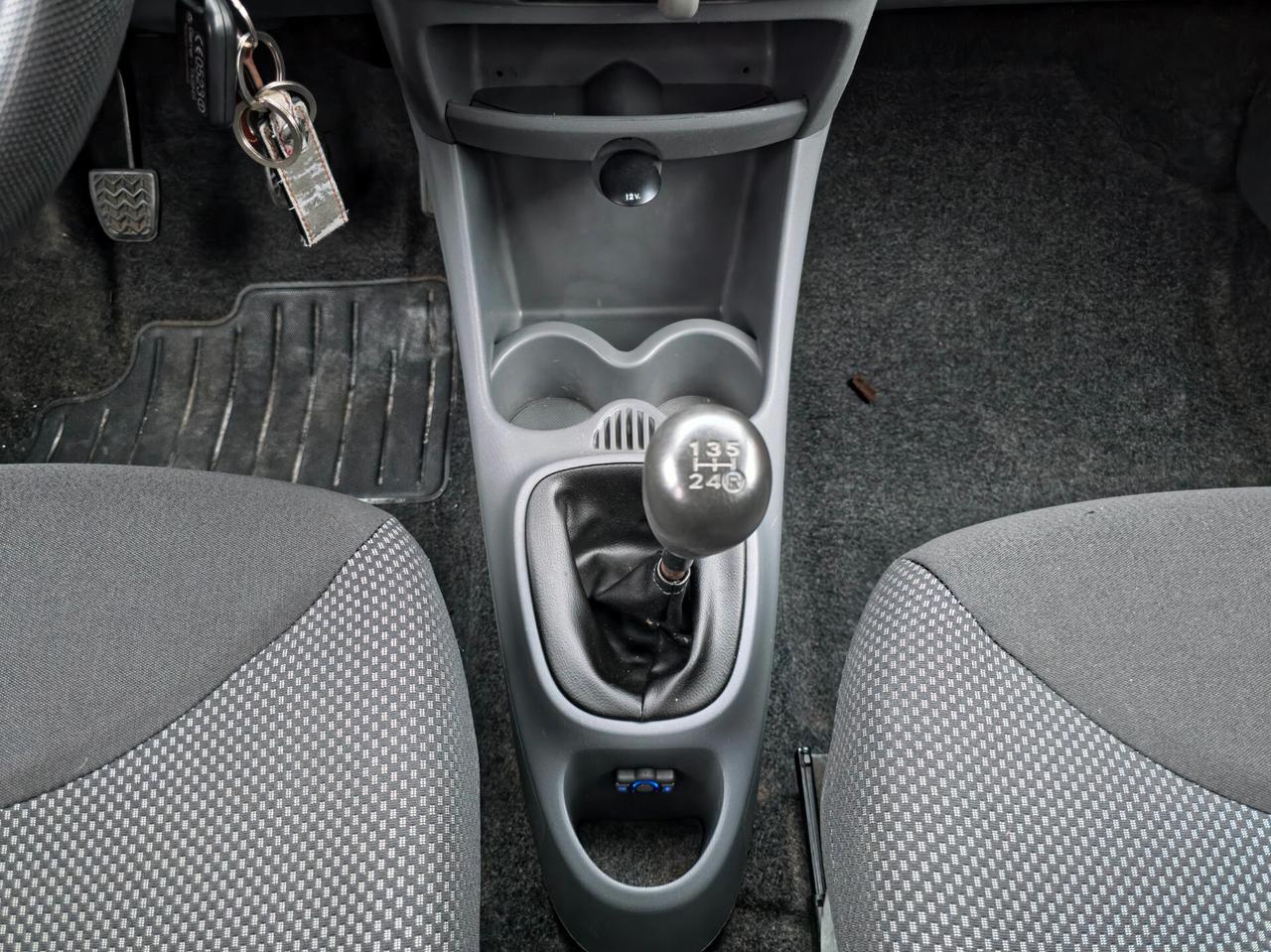 Toyota Aygo 1.0 12V VVT-i 5 porte Sol CV-68 2008-E4 Manuale NEO