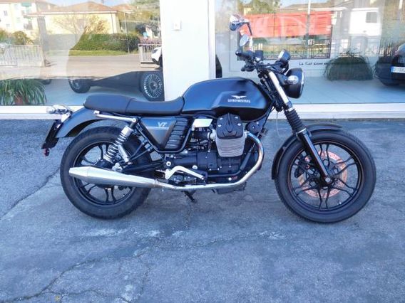 Moto Guzzi - V7 - Stone