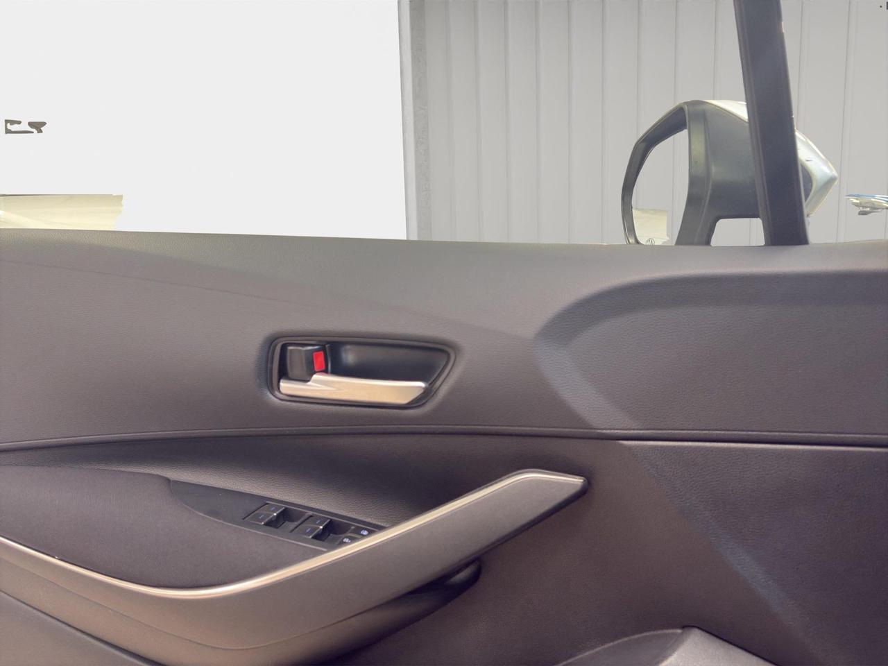 Toyota Corolla 1.8h Active cvt