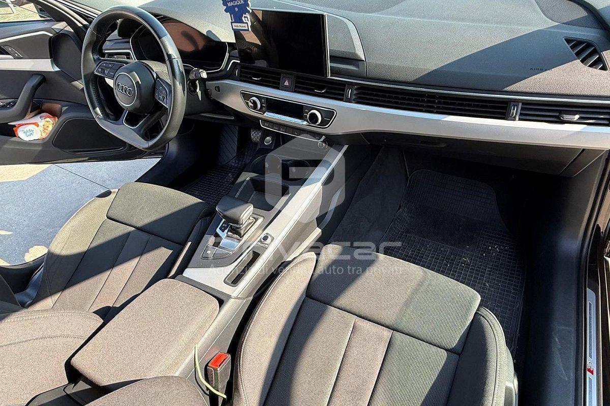 AUDI A4 Avant 30 TDI/136 CV S tronic