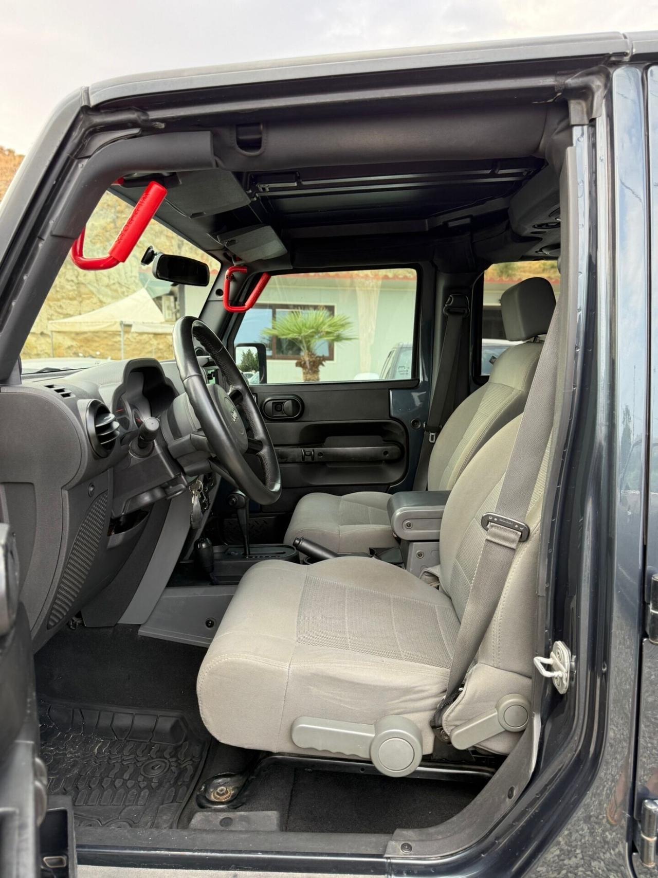 Jeep Wrangler Unlimited 2.8 CRD DPF Sahara Auto