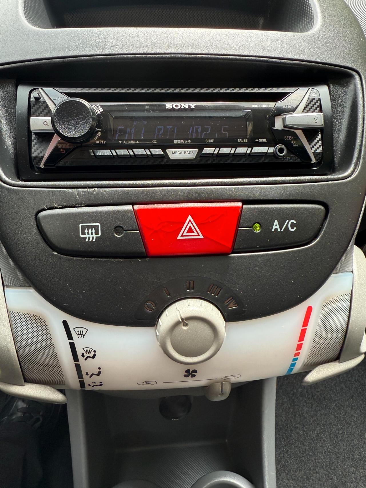 Toyota Aygo 1.0 12V VVT-i 5 porte Sol Connect