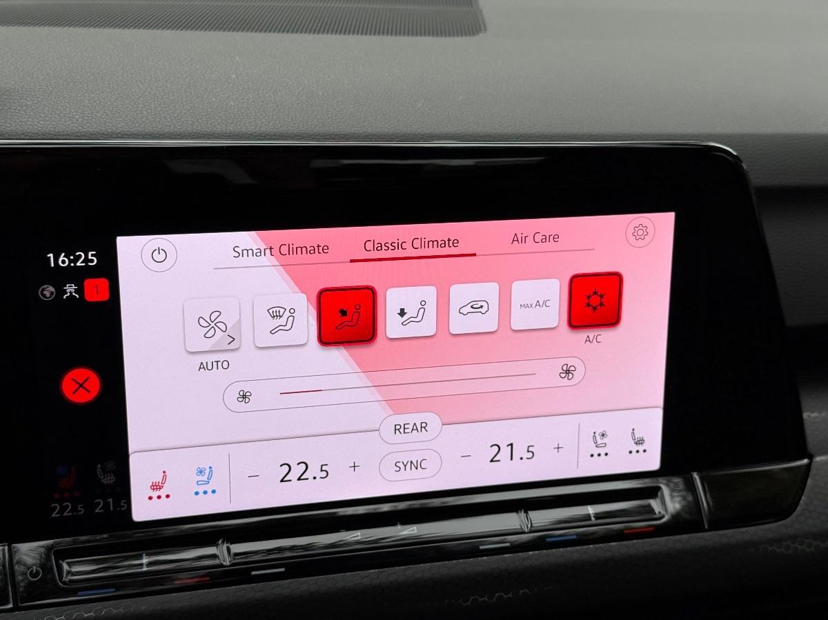 Volkswagen Golf 8 GTI 2.0 TSI 245 CV
