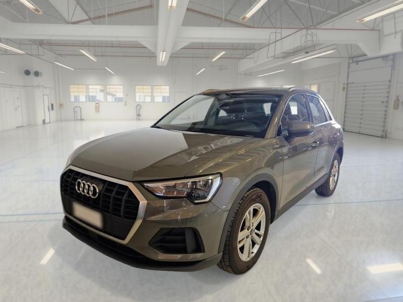 AUDI Q3 35 TDI S tronic Business