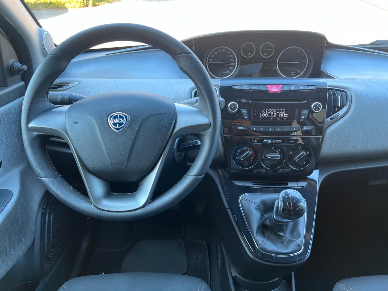 Lancia Ypsilon 1.2 8v Silver ecochic Gpl 69cv PDC/CLIMA PERFETTA!!