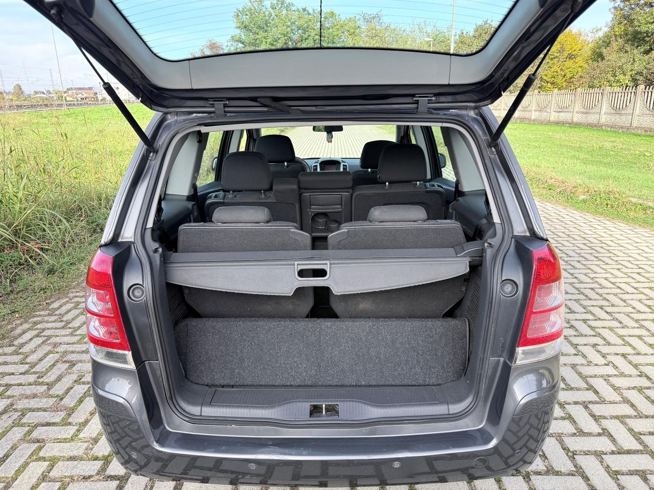 Opel Zafira 1.6 16V VVT Cosmo