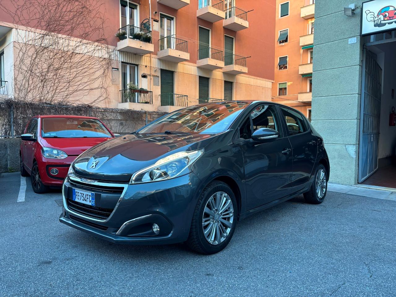 Peugeot 208 PureTech 82 5 porte Active DISTRIBUZIONE NUOVA UNIPROPRIETARIO