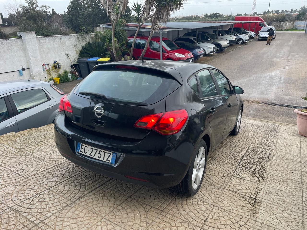Opel Astra 1.4 5 porte Enjoy