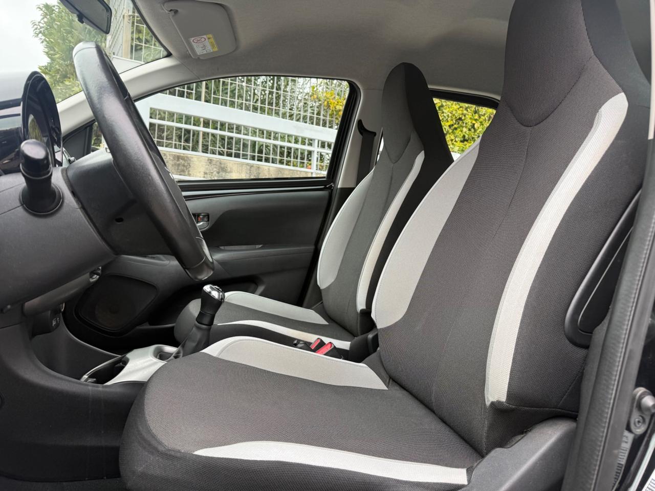 Toyota Aygo Connect 1.0 5 porte x-play + GARANTITA