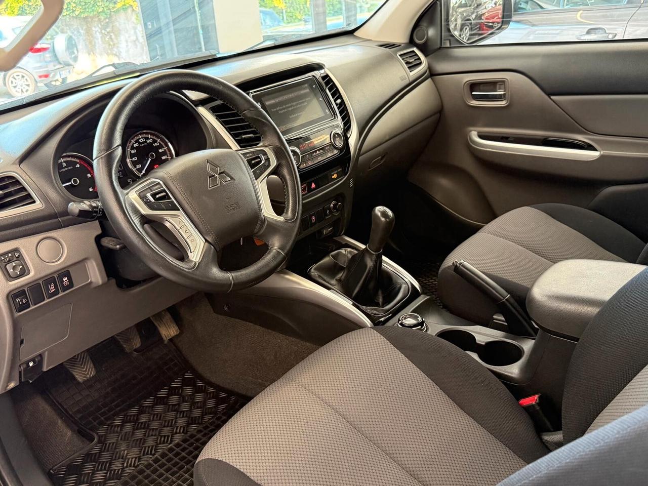 L200 ClubCab 2.4 DI-D 154cv Invite 4wd Super Select 6M