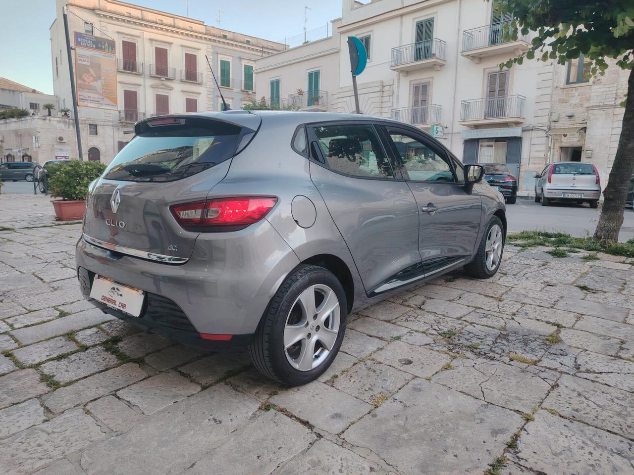 Renault Clio 1.5 dCi 8V 75CV 5 porte Wave