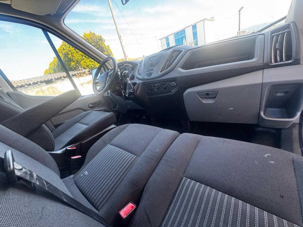 Ford Transit Custom 270 2.0 TDCi 130 PC Furgone Entry